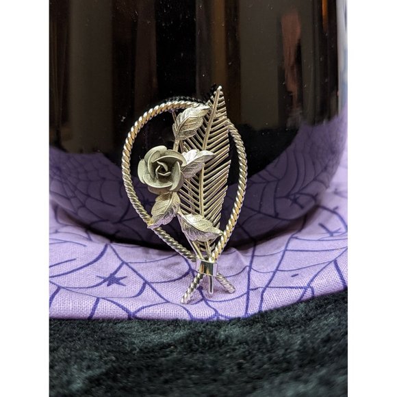 Bond Boyd Sterling Silver Brooch Pin Rose with Leaves, Feather in Rope Loop - Picture 4 of 5